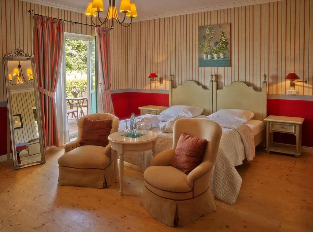 Der Linslerhof - Hotel, Restaurant, Events & Natur Überherrn Exteriör bild